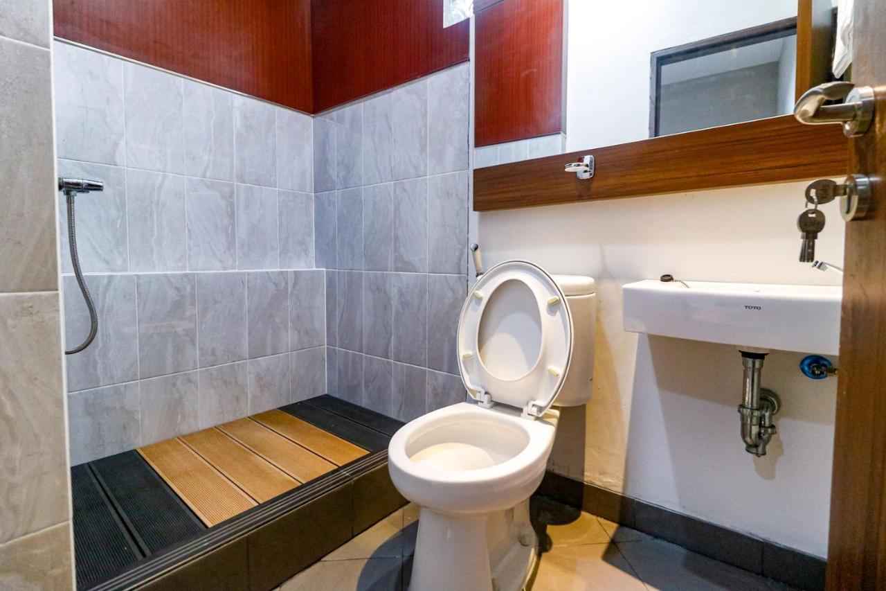 Reddoorz Near Kebon Jeruk ג'קרטה מראה חיצוני תמונה
