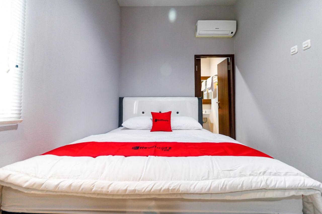Reddoorz Near Kebon Jeruk ג'קרטה מראה חיצוני תמונה